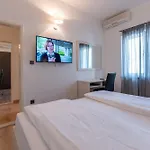 Amigos Πανσιόν Ποντστράνα