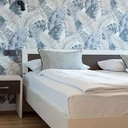 Amigos Guest house 3*