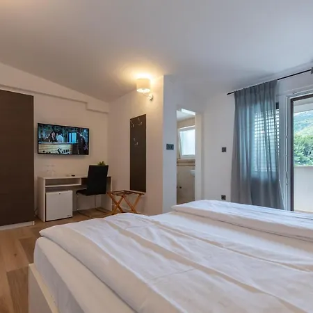 Amigos Guest house Podstrana