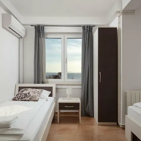 Guest house Amigos 3*