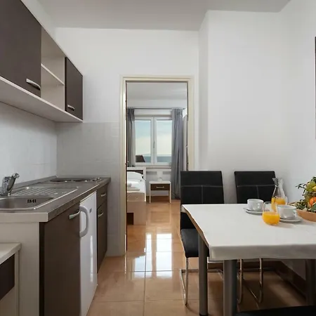 Guest house Amigos Podstrana